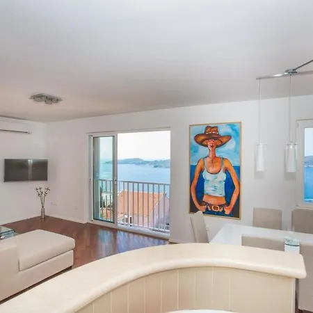 Nina Apartment