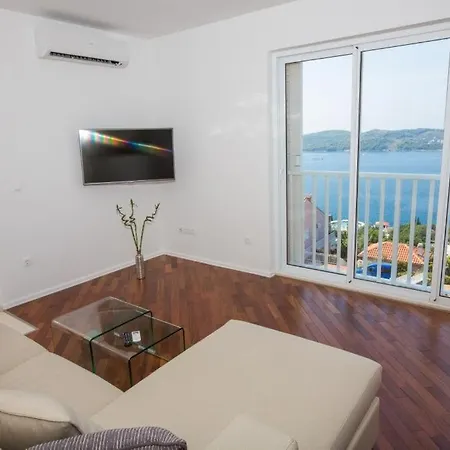 Nina Apartment *