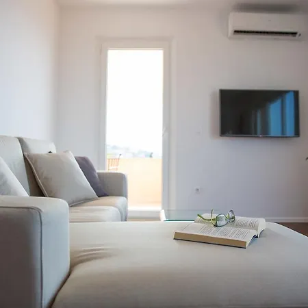 Nina Apartment